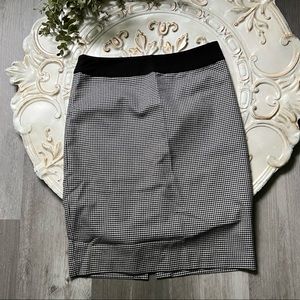 Vince Camuto Black White Houndstooth Skirt Size 2